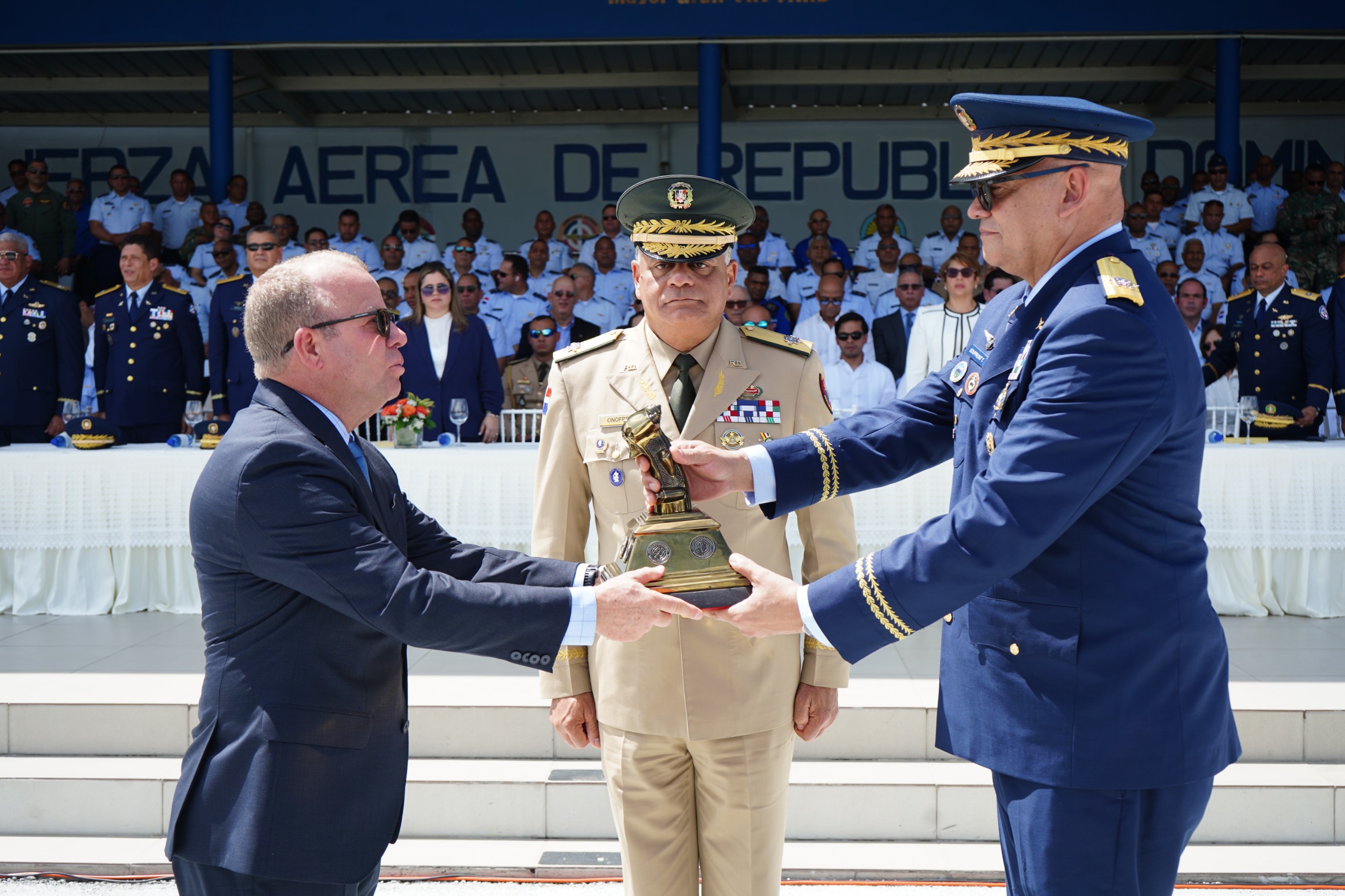 Mayor General Piloto Enmanuel Marcelino Souffront Tamayo asume como Comandante General de la FARD